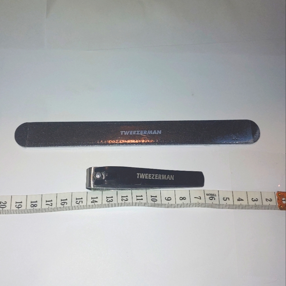 $5 Black Nail Set: Clippers & Nail File Tweezerman
